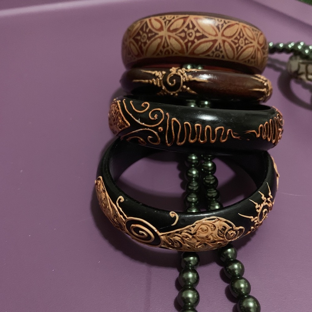 Assorted bracelets - Picture 3 of 8